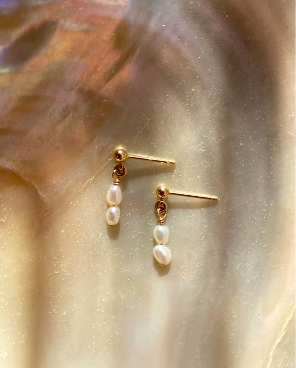 Small pearl deals drop earrings